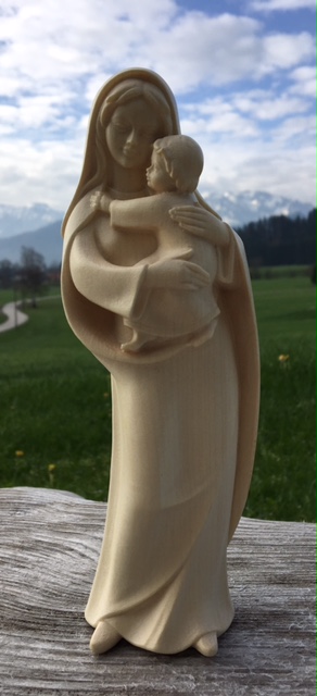 Madonna der Hoffnung, aus Holz geschnitzt