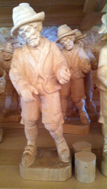 Trommler in Tracht, 32 cm