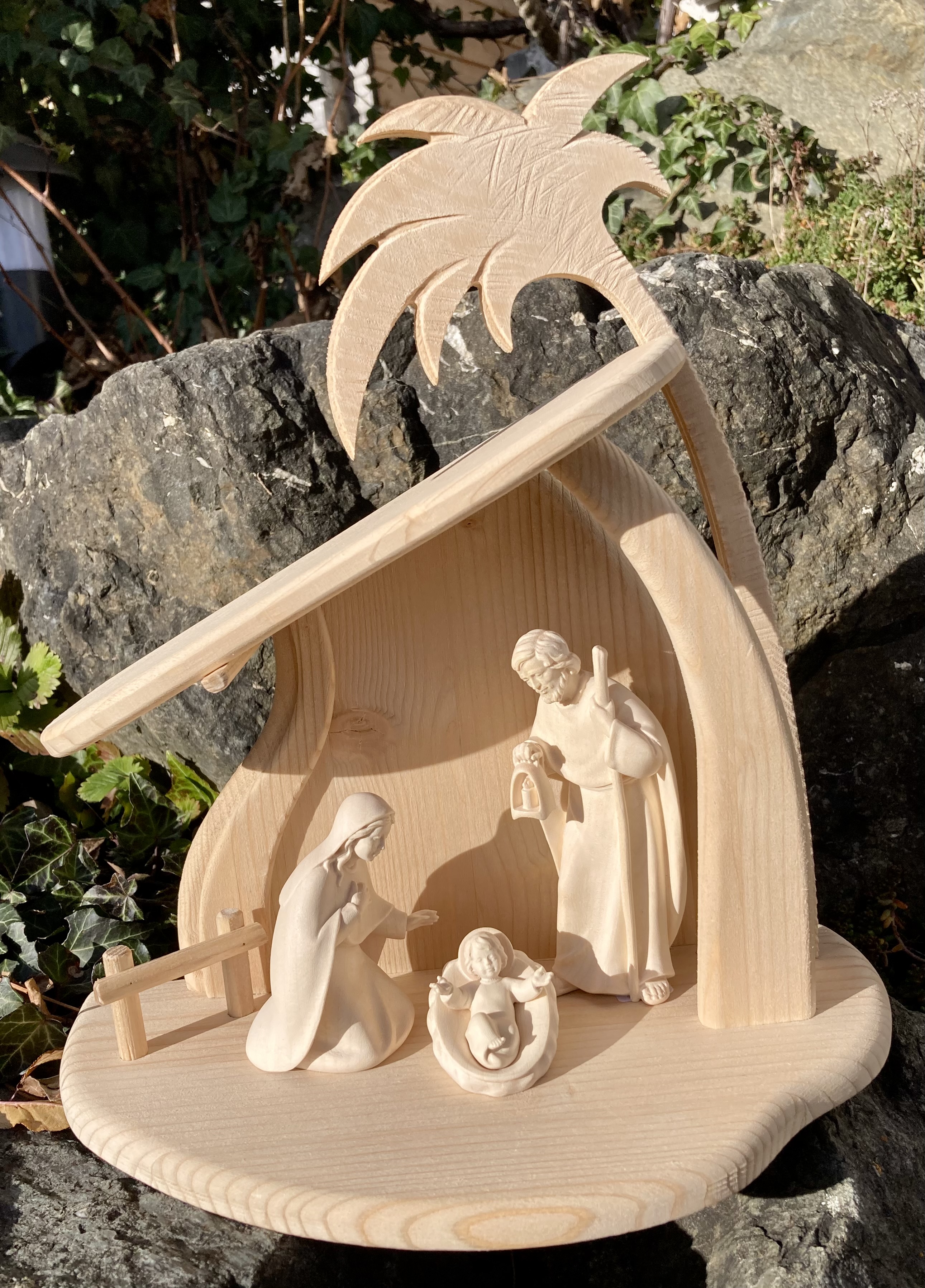 Licht Krippe, kleines Krippenset mit Stall, 12 cm