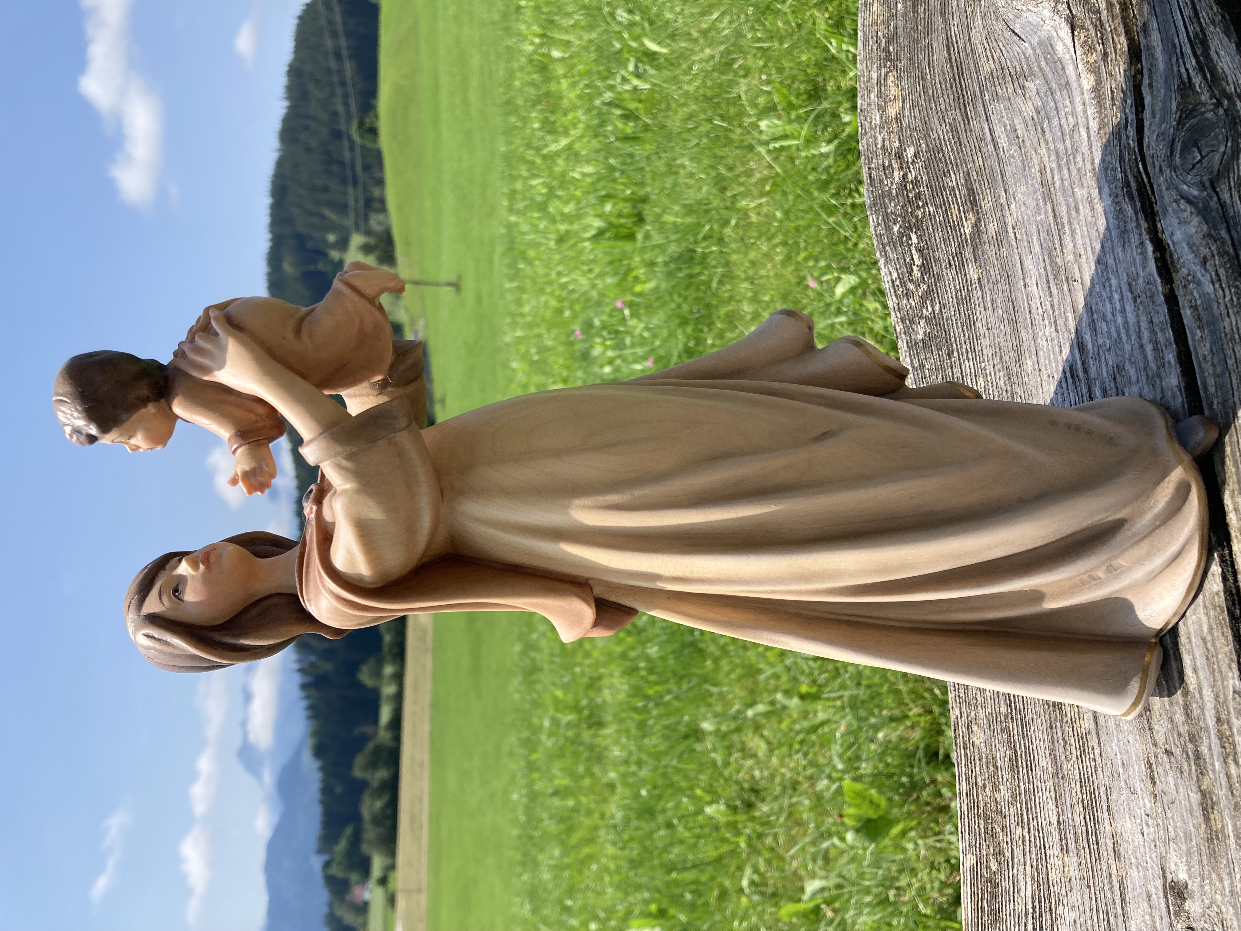Die Freude, moderne geschnitzte Skulptur 