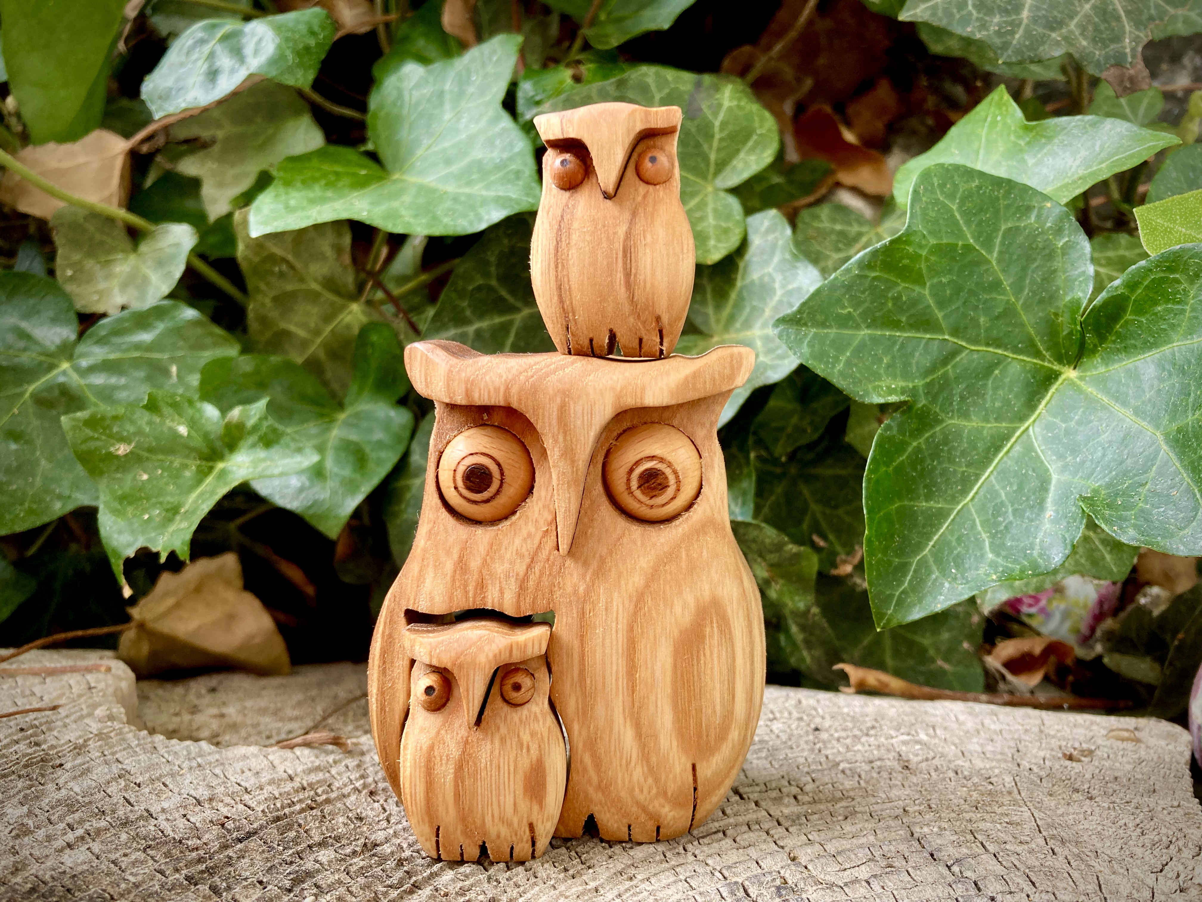 Eulengruppe  aus Holz 