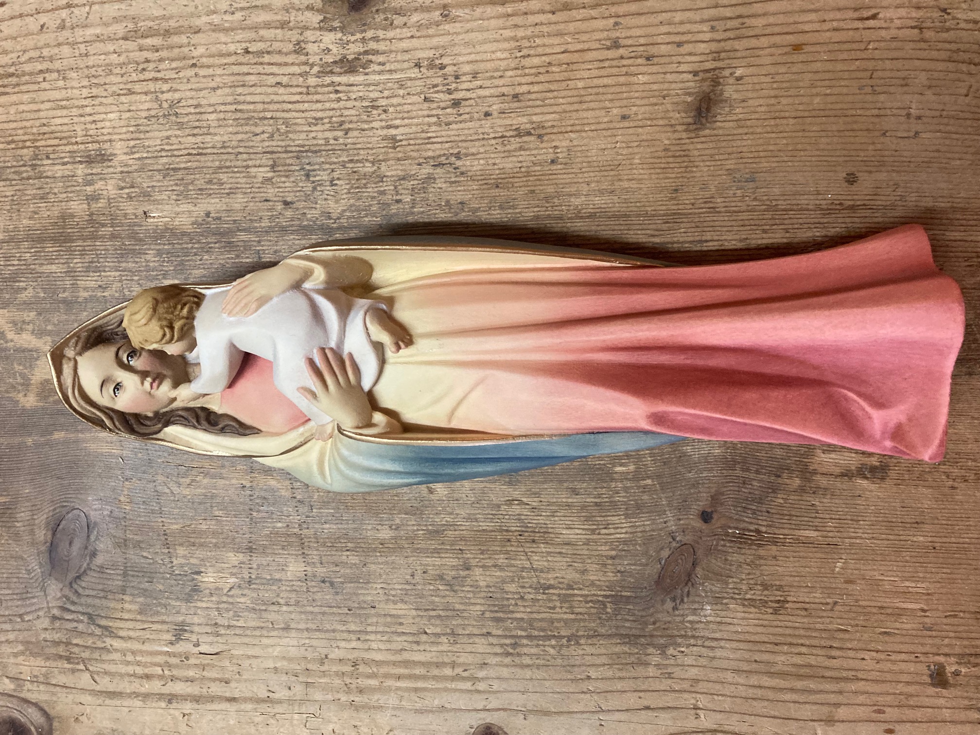 Maria mit Kind modern, aus Holz geschnitzt 