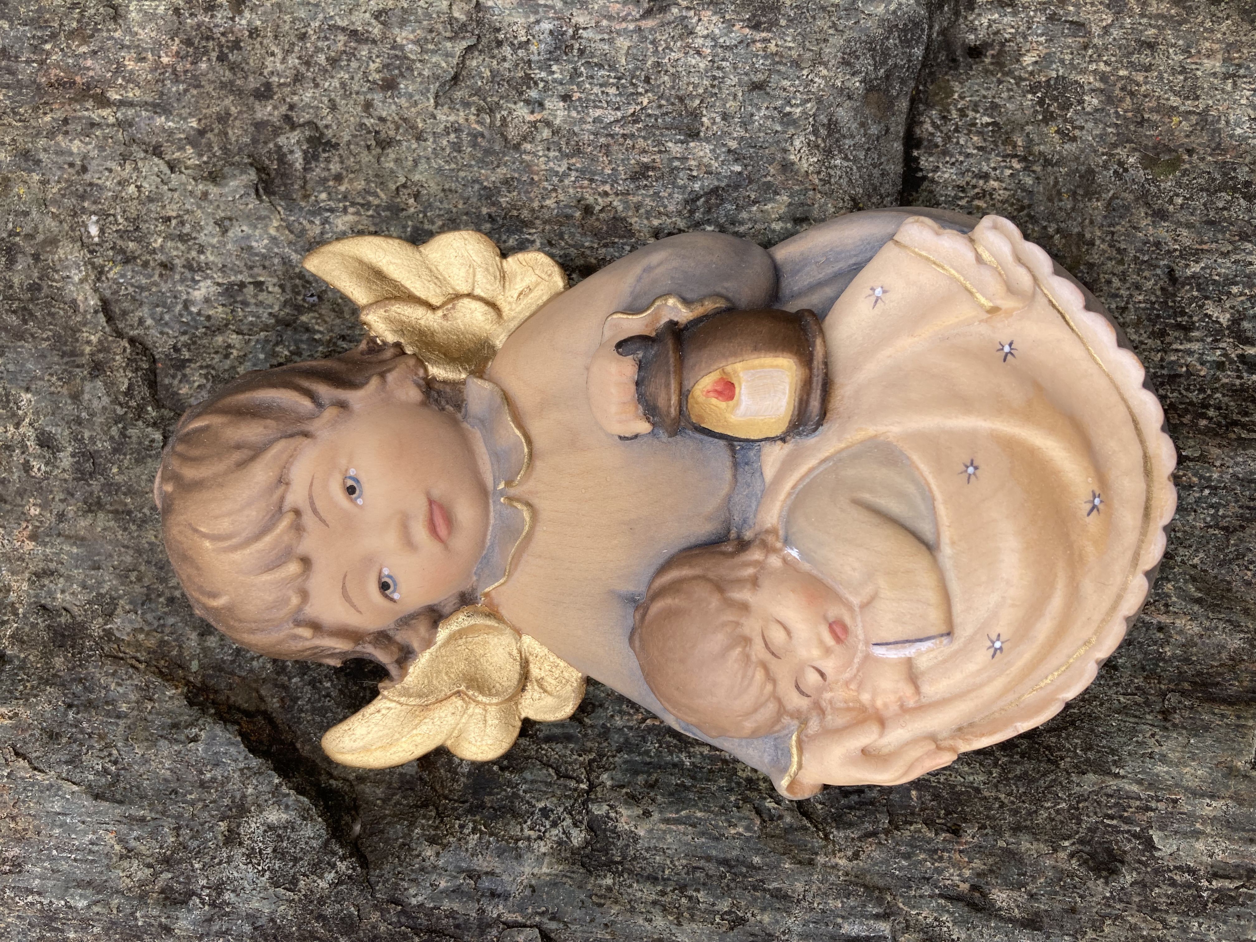 Schutzengel mit Kind, Relief zum Aufhängen, aus Holz geschnitzt 