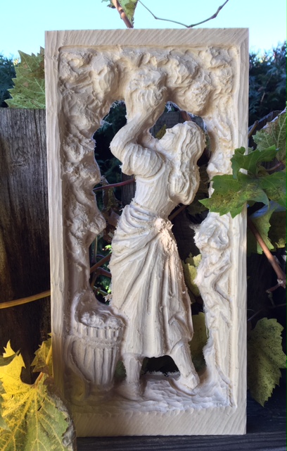 Relief Winzerin, 36 cm, Schnitzrohling
