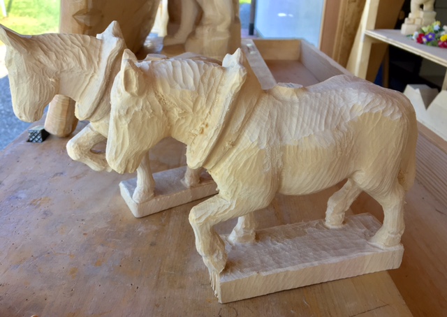 Zugpferd rechts, 24 cm Rohling zum Schnitzen