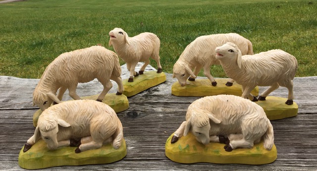 Nativity 17 cm: Lying sheep
