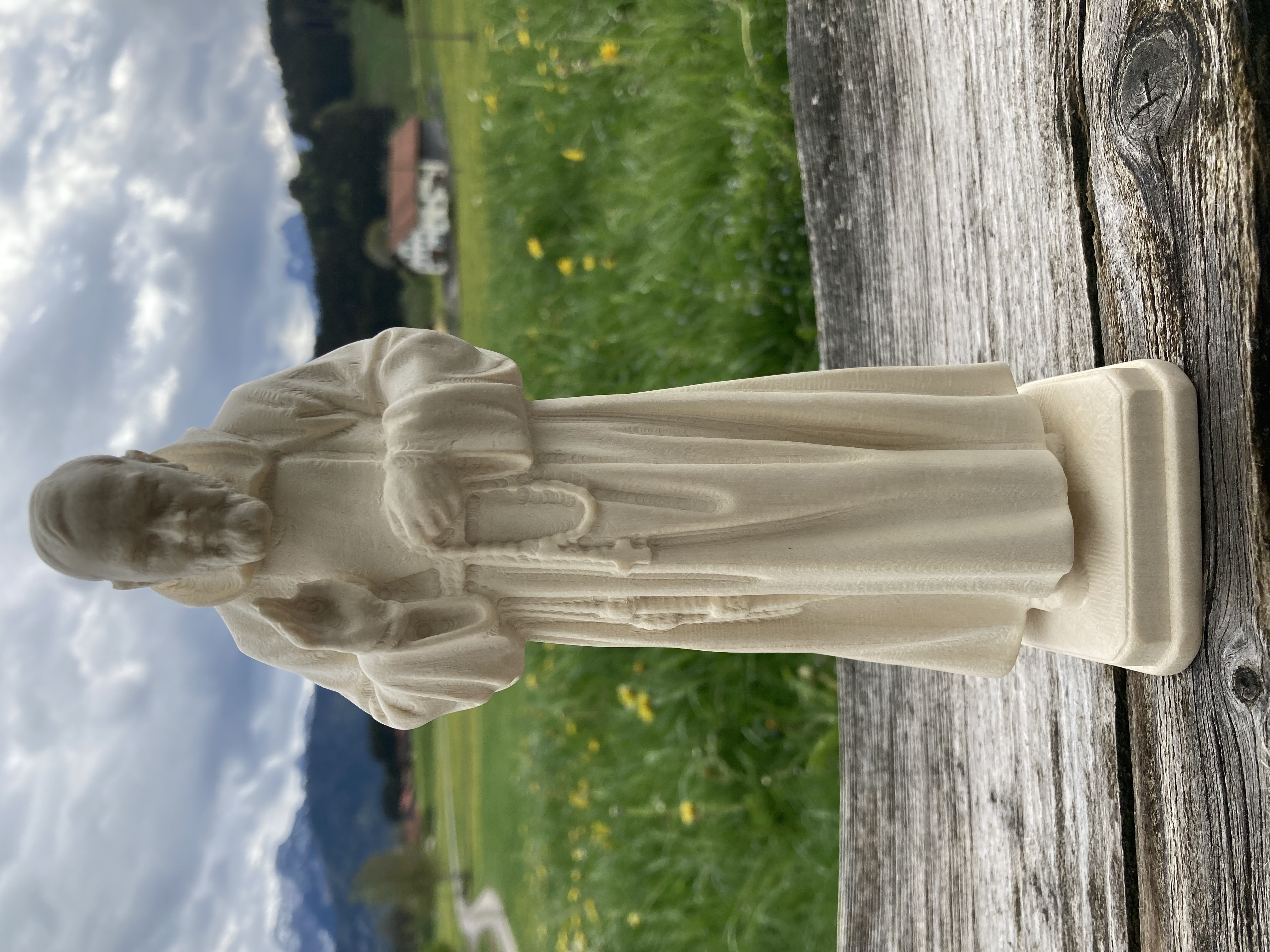Padre Pio, aus Holz geschnitzt