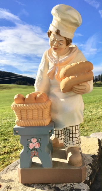 Bäcker, Holzrohling zum Schnitzen