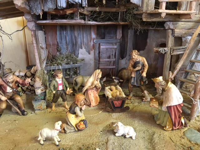 Hl. Familie, Heimatliche Krippe, holzgeschnitzt