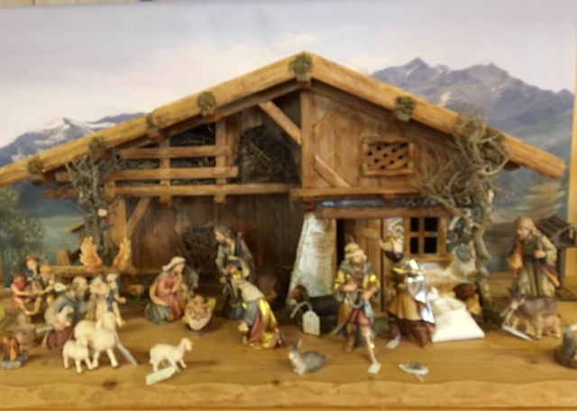 Lammgruppe stehend zur Alra Krippe, aus Holz geschnitzt  