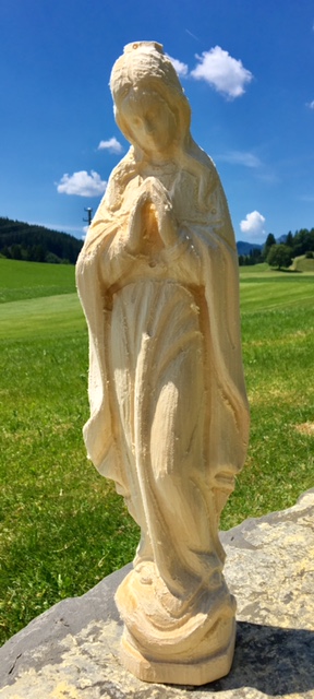 Madonna betend stehend, Holzrohling zum Schnitzen