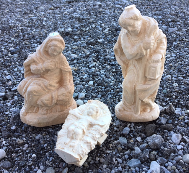 Maria auf Heustock sitzend 17 cm, Holzrohling zum Schnitzen