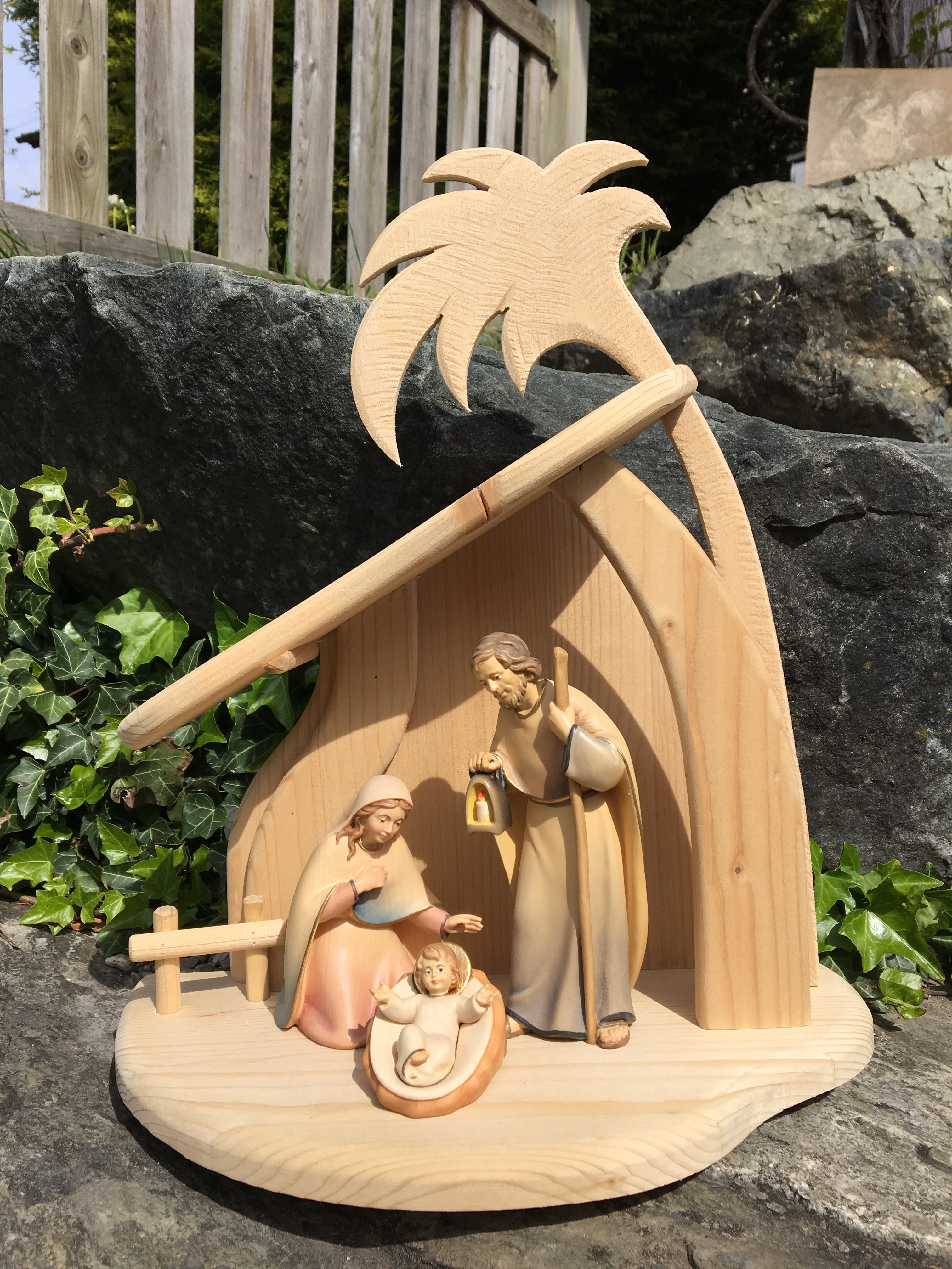 Licht Krippe, kleines Krippenset mit Stall, 12 cm