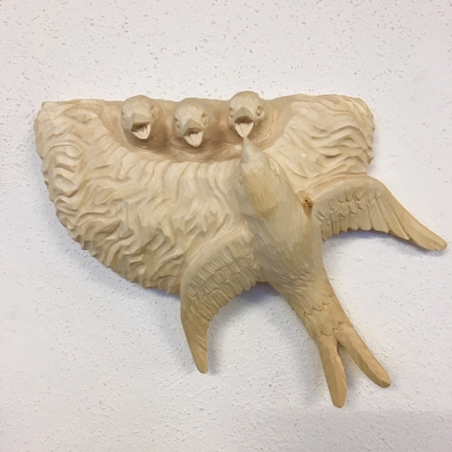 Schwalbennest, geschnitzt aus Holz