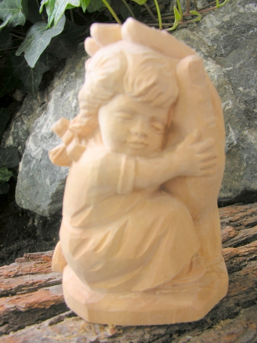 Mädchen in Gottes Hand, Schnitzrohling