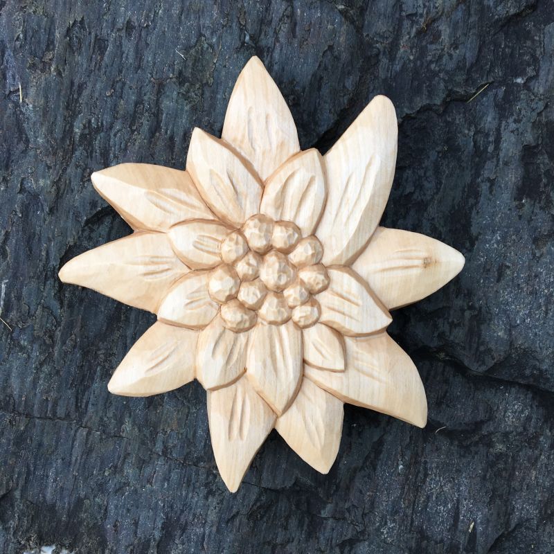 Edelweißblüte schnitzen aus Holzrohling